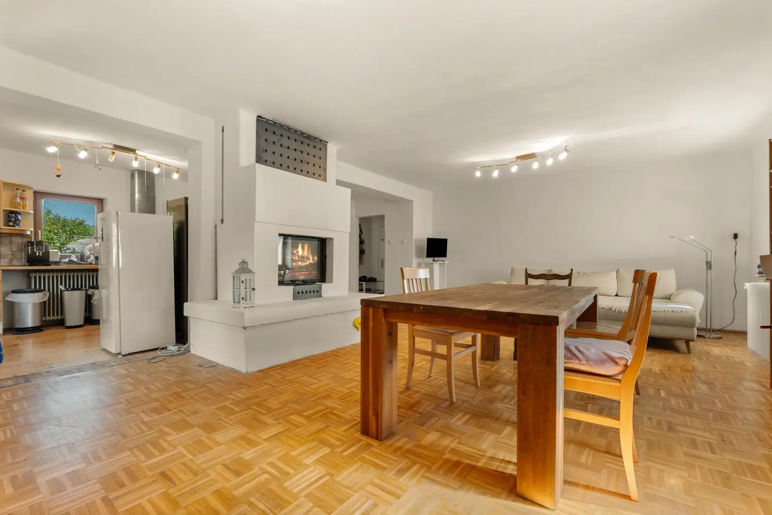 Renovierungsbedürftiges Haus mit großem Garten in Waidmannsdorf