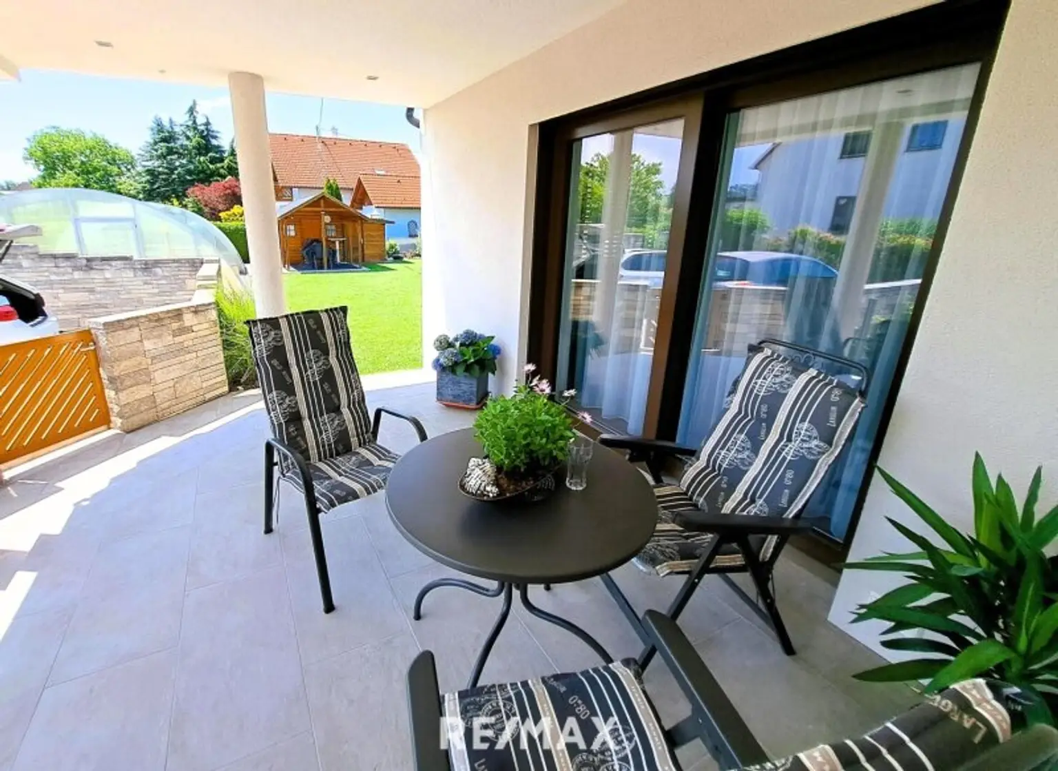 EG - überdachte Terrasse