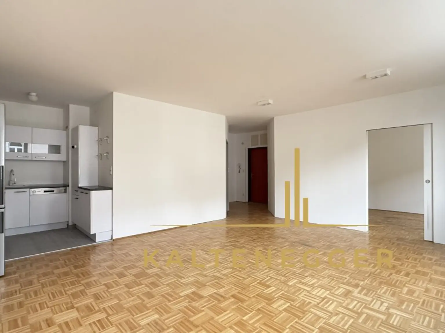 Wohnzimmer mit offener Küche und viel Platz