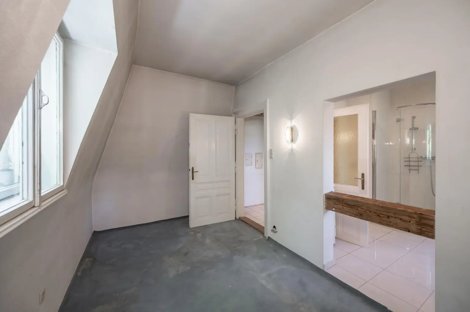 WOHNUNG IN ALTBAU-VILLA | EIGENGARTEN | SANIERUNGSBEDÜRFTIGES JUWEL
