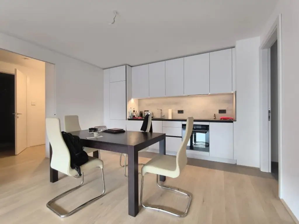 Pauschalmiete - Moderne 3-Zimmer-Wohnung mit großzügigem Balkon und stilvoller Ausstattung - Gute Infrastruktur - Abstellraum