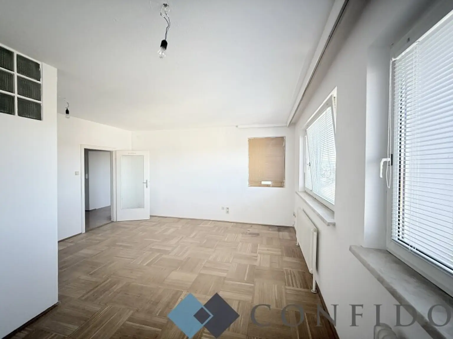 Wohnen nach Wunsch – sanierungsbedürftige 3-Zimmer-Wohnung mit Loggia und Stellplatz