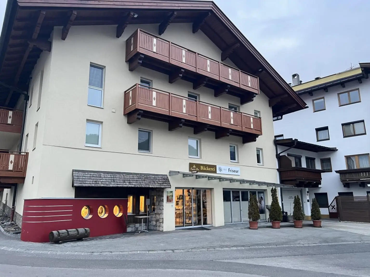 Vielseitiges Geschäftslokal in Toplage