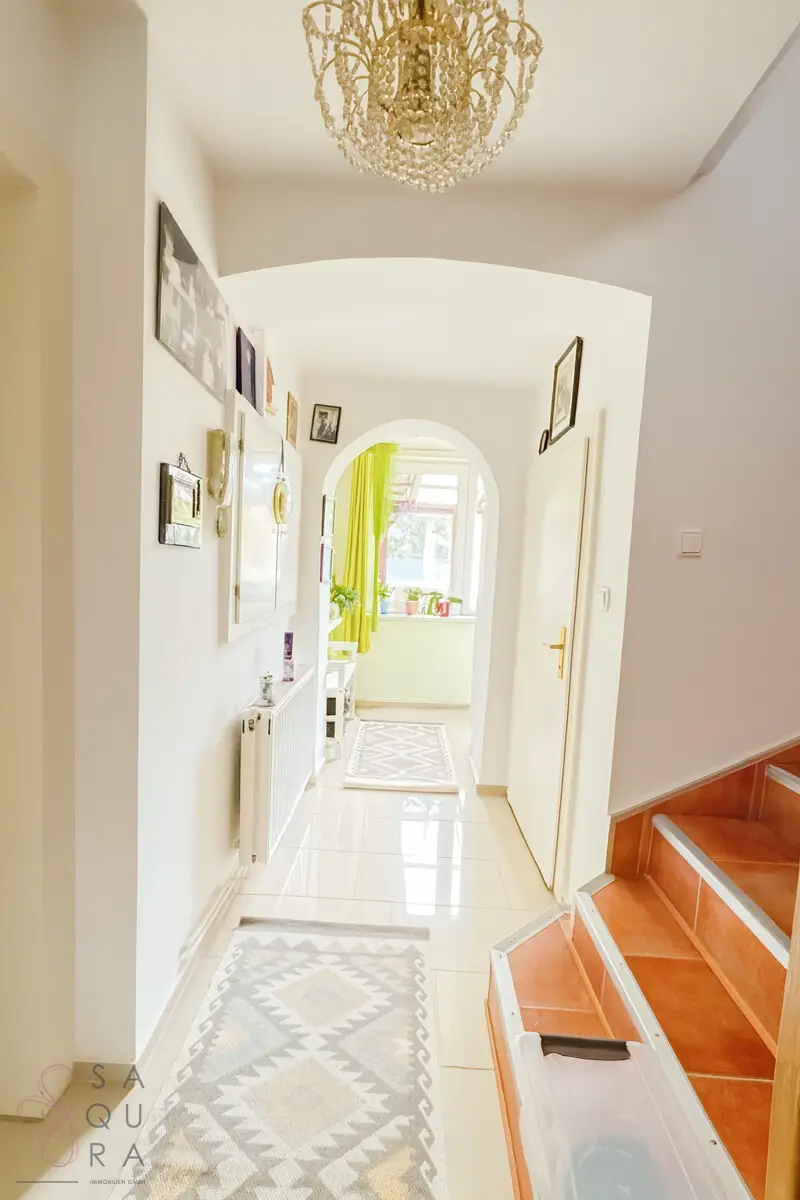 Charmantes Einfamilienhaus mit Einliegerwohnung, Garten und Garage – vielseitig nutzbar