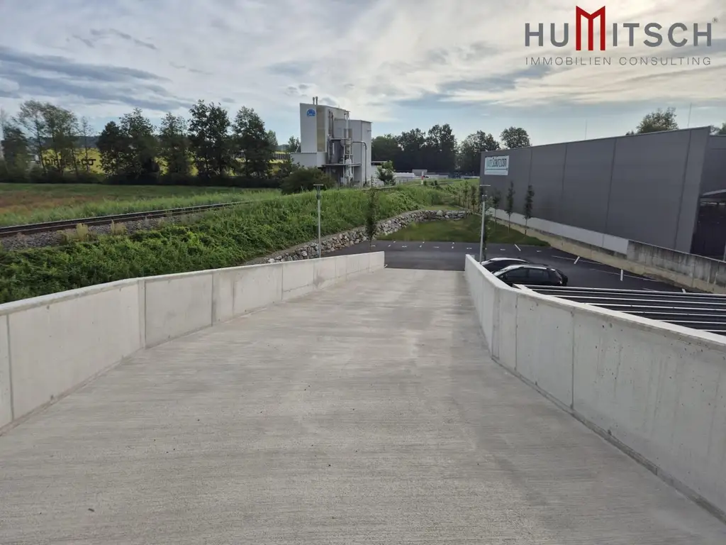 Hallenfläche in Ludersdorf