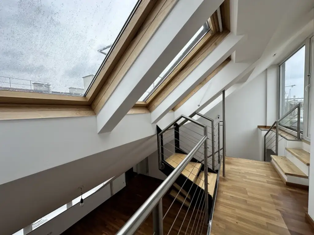 Maisonette mit 3 Zimmer + Galerie und Dachterrasse in 1070 Wien