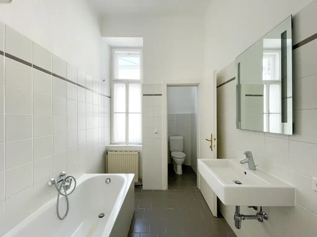 Herrlich große Altbauwohnung mit Garagenplatz