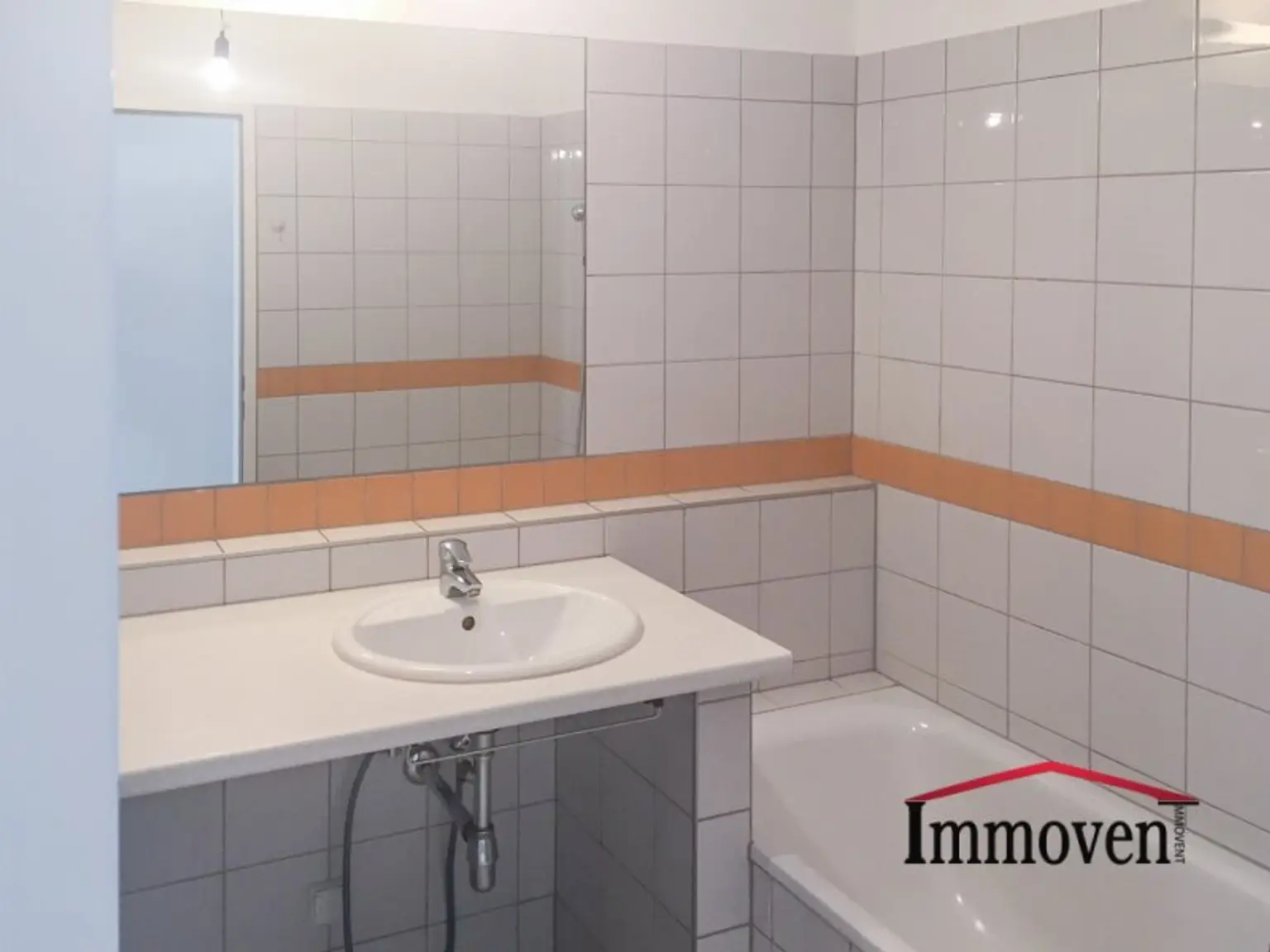 TEILWEISE HOFRUHELAGE - 2-Zimmerwohnung mit Balkon (Mietbeginn 01.02.2026)