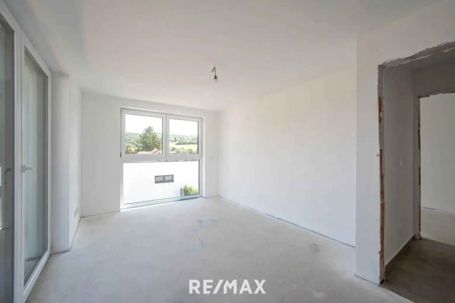 Erstbezug: Großzügiger Familientraum mit unverbaubarem Grünblick!