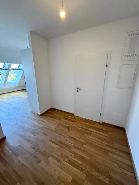 Neubau-Erstbezug - 1 Zimmer mit Außenfläche und sehr großer Gemeinschaftsterrase ca. 60 m² - unweit der U2 Station Stadlau