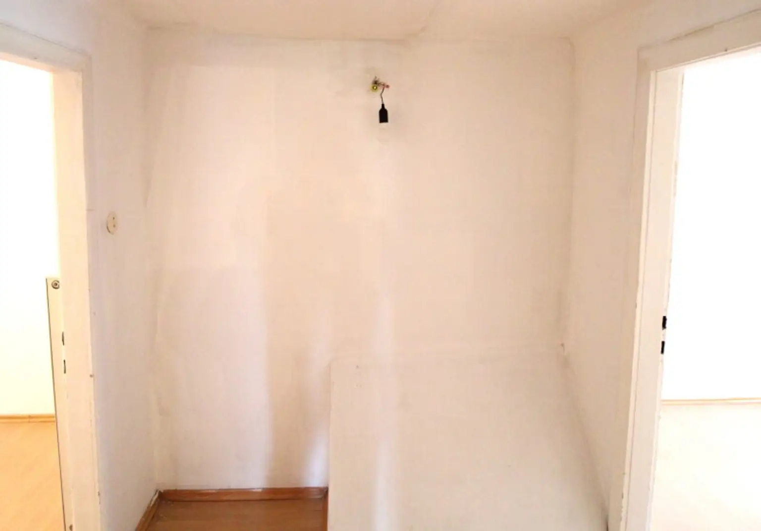 WAIDMANNSDORF  -  Sanierungsbedürftiges Haus in Aussichtslage!