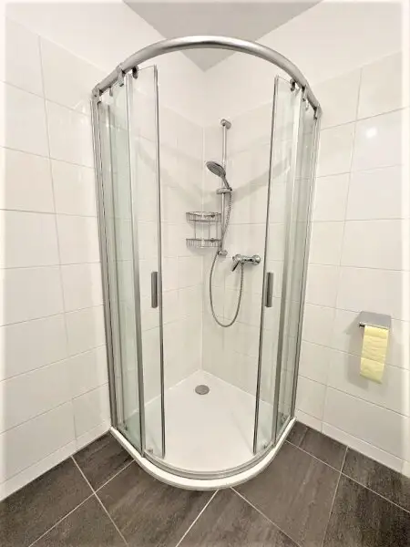 HÖRLGASSE, SCHLICKPLATZ, 45 m2 Neubau, Wohn-Esszimmer mit Kochnische, Schlafzimmer, Duschbad, 6. Liftstock
