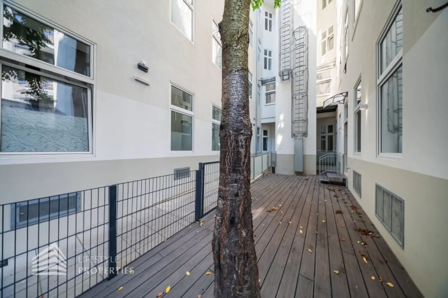 Erstbezug! Schöne 2-Zimmer Wohnung mit Terrasse, Nähe Burggasse