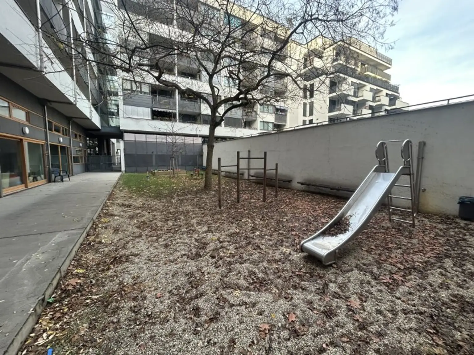 Helle 3-Zimmer-Wohnung mit Südost-Loggia in Bestlage – Nähe U1 Kagran & Donauzentrum