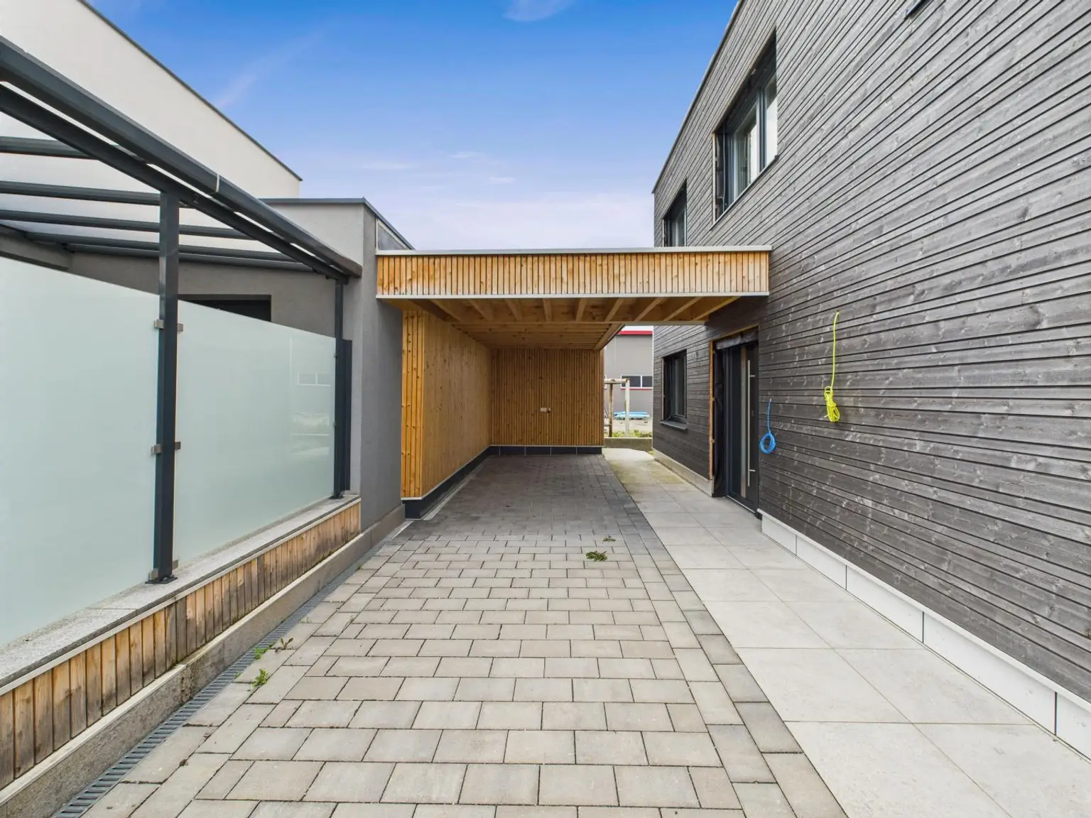 Modernes Wohnen auf höchstem Niveau: Erstbezug mit Smart Home, Salzwasserpool & 149 m² Wohnfläche in Wels-West