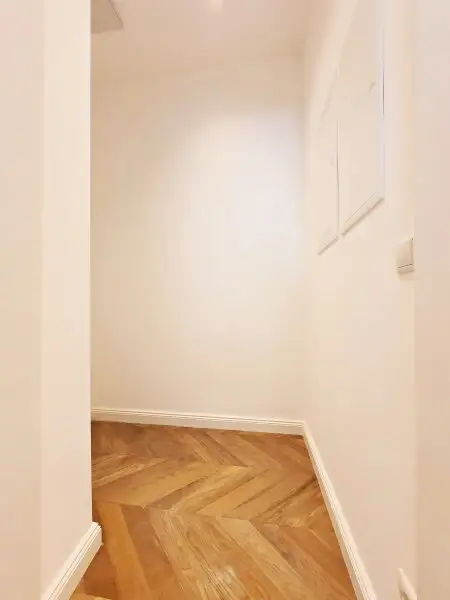 ++NEU++ HIGH-END große 4-Zimmer STILALTBAUWOHNUNG mit zwei Balkonen absolut ruhig und GRÜN-Ausblick!  Luxus Erstbezug, in Prime-Location NÄHE Urania! U-BAHN & CAT +++