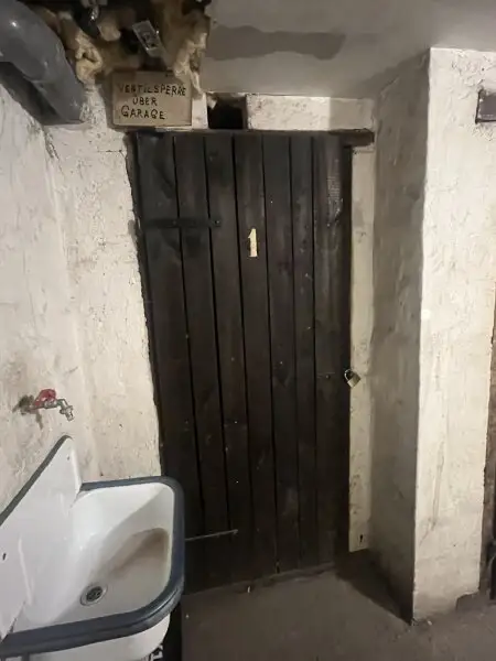 2,5 Zimmer Eigentum in saniertem Haus (U1 Nähe)