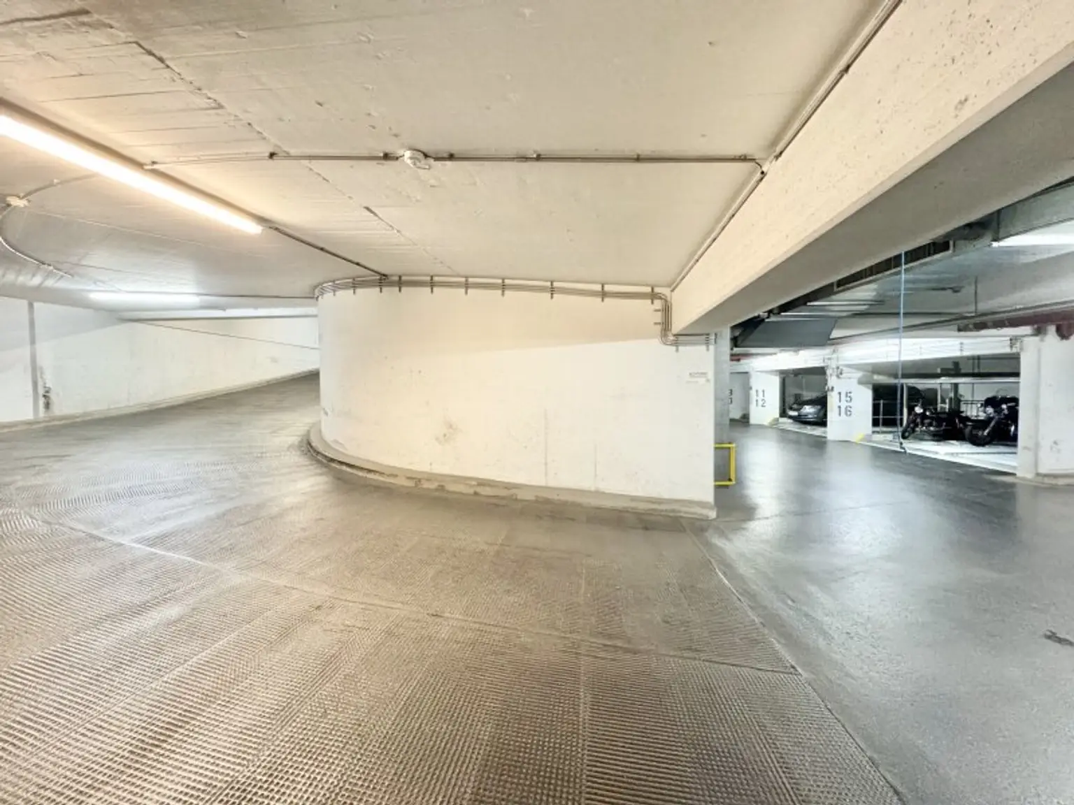 Komfortable Garagenstellplätze & Stapelparker | Görgengasse 10