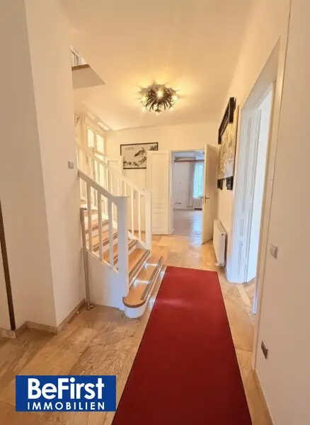 Einzigartige Gelegenheit: Traumhaftes Mehrfamilienhaus in eleganter Lage von Gersthof