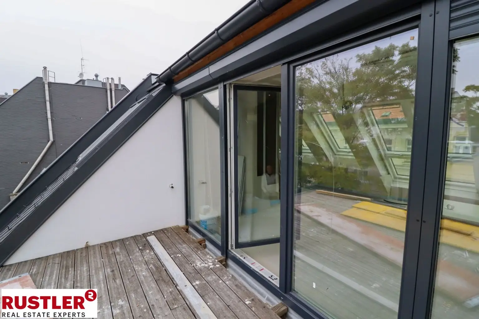 Altbaurenaissance mit Dachgeschossausbau- Nähe Kutschkermarkt