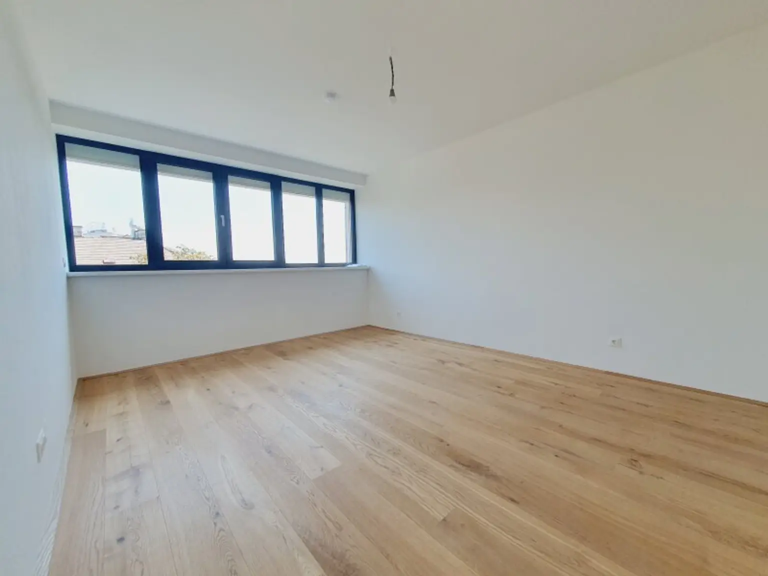 ERSTBEZUG - Sonnige Dachmaisonette mit 45m² Terrasse beim Hoffmann Platz