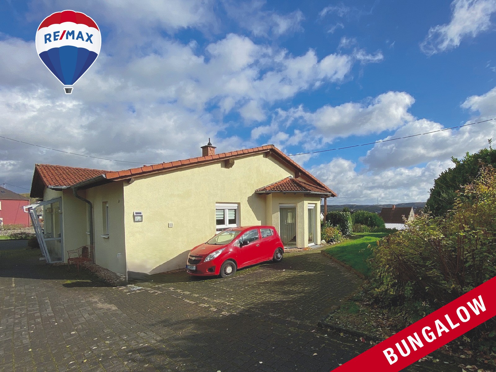 Bungalow eingebettet im GRÜNEN...
Einfamilienhaus mit FLAIR