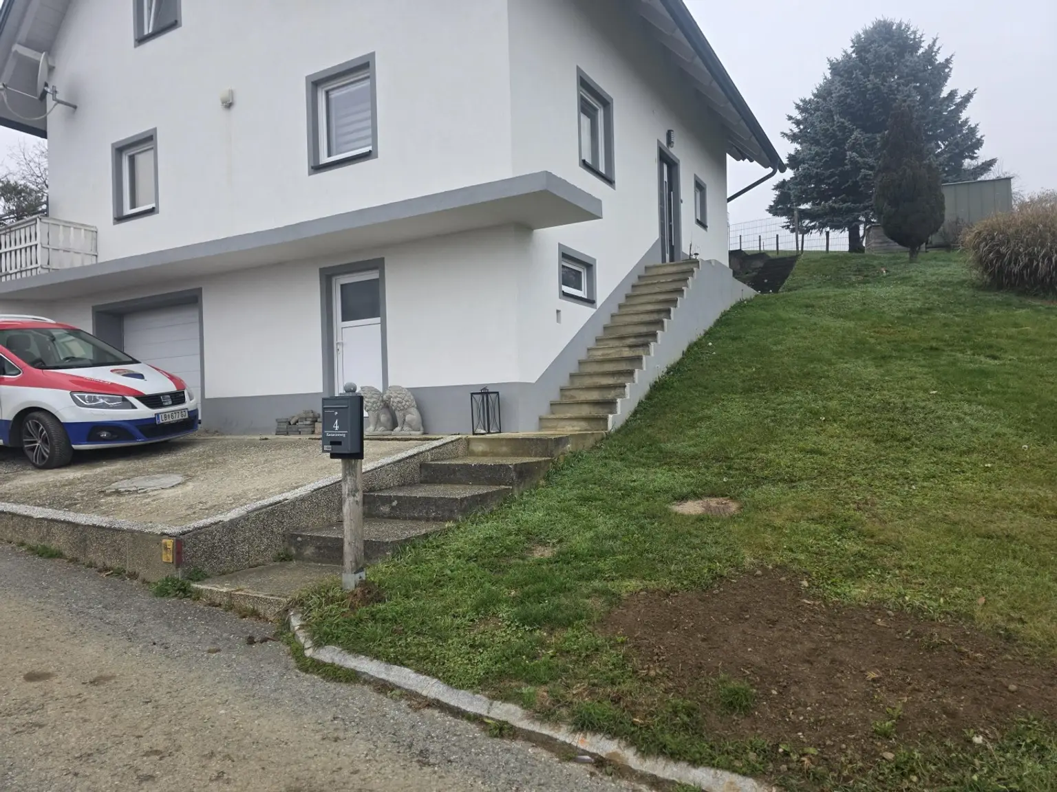 Herrliche Aussichtslage - viel Grund!