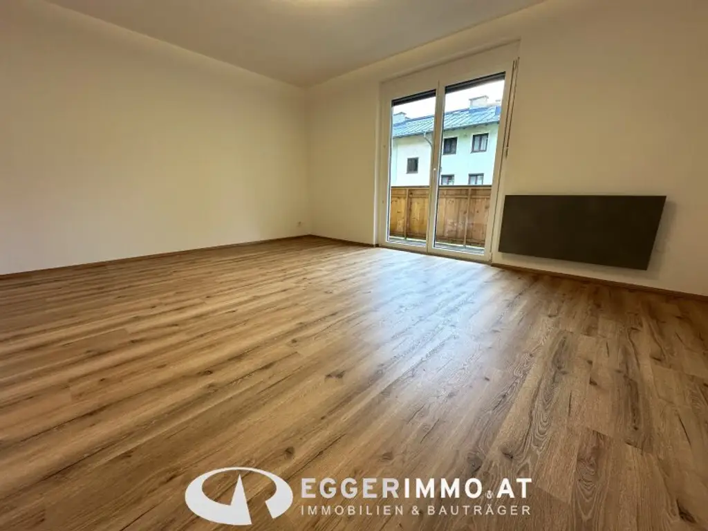 5710 Kaprun: Newly renovated 3-room apartment in a quiet location in Kaprun, near the center, available for rent from November 2025. Parking space available!