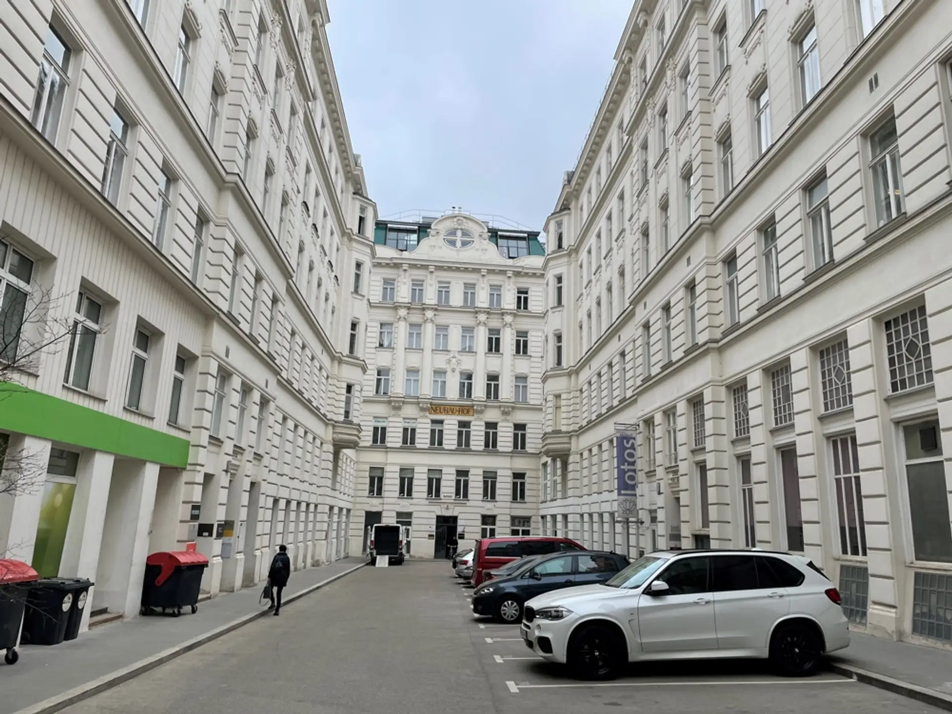 1070 Wien, Neubaugasse 64-66 außen 2