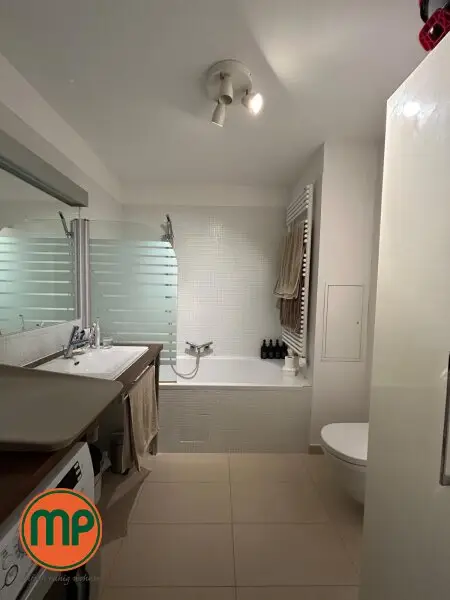 Elegante 2-Zimmer-Wohnung mit Balkon – Premiumlage unweit Uni & AKH