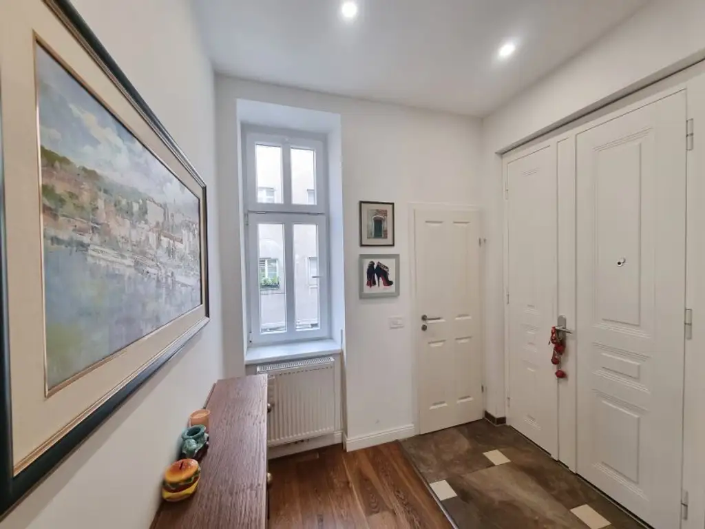 Designerwohnung mit 4 Zimmern und separater Küche – exklusive Altbau-Residenz mit Wiener Charme