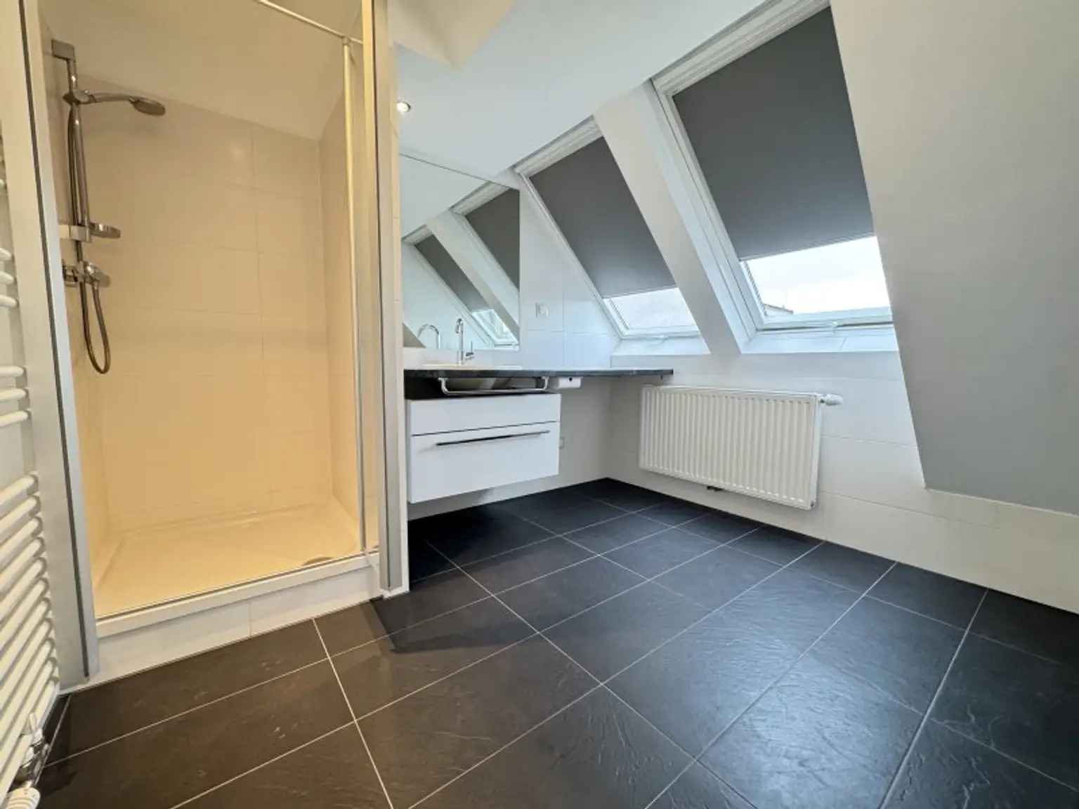 Exklusive Dachgeschoßwohnung mit Terrasse beim Stadtpark - Ab sofort verfügbar!