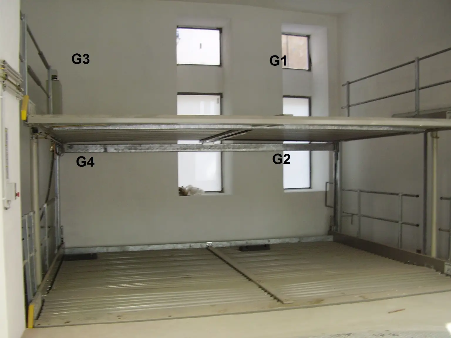 Sanierungsbedürftige 82m² Altbauwohnung mit mini Balkon in Hofruhelage!