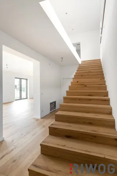 ERSTBEZUG | Exklusive Doppelhaus-Einheit | ca. 353 m² Garten | 4-5 Zimmer | Luftwärmepumpe | 2 KFZ-Stellplätze | 5 Min. ins Zentrum Perchtoldsdorf