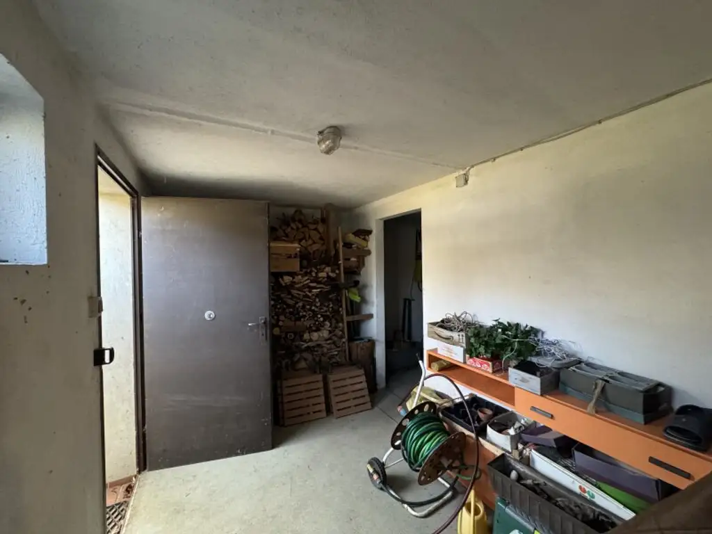 Sonniges Blockhaus mit Pool, Balkon & Gartenidylle in Sollenau