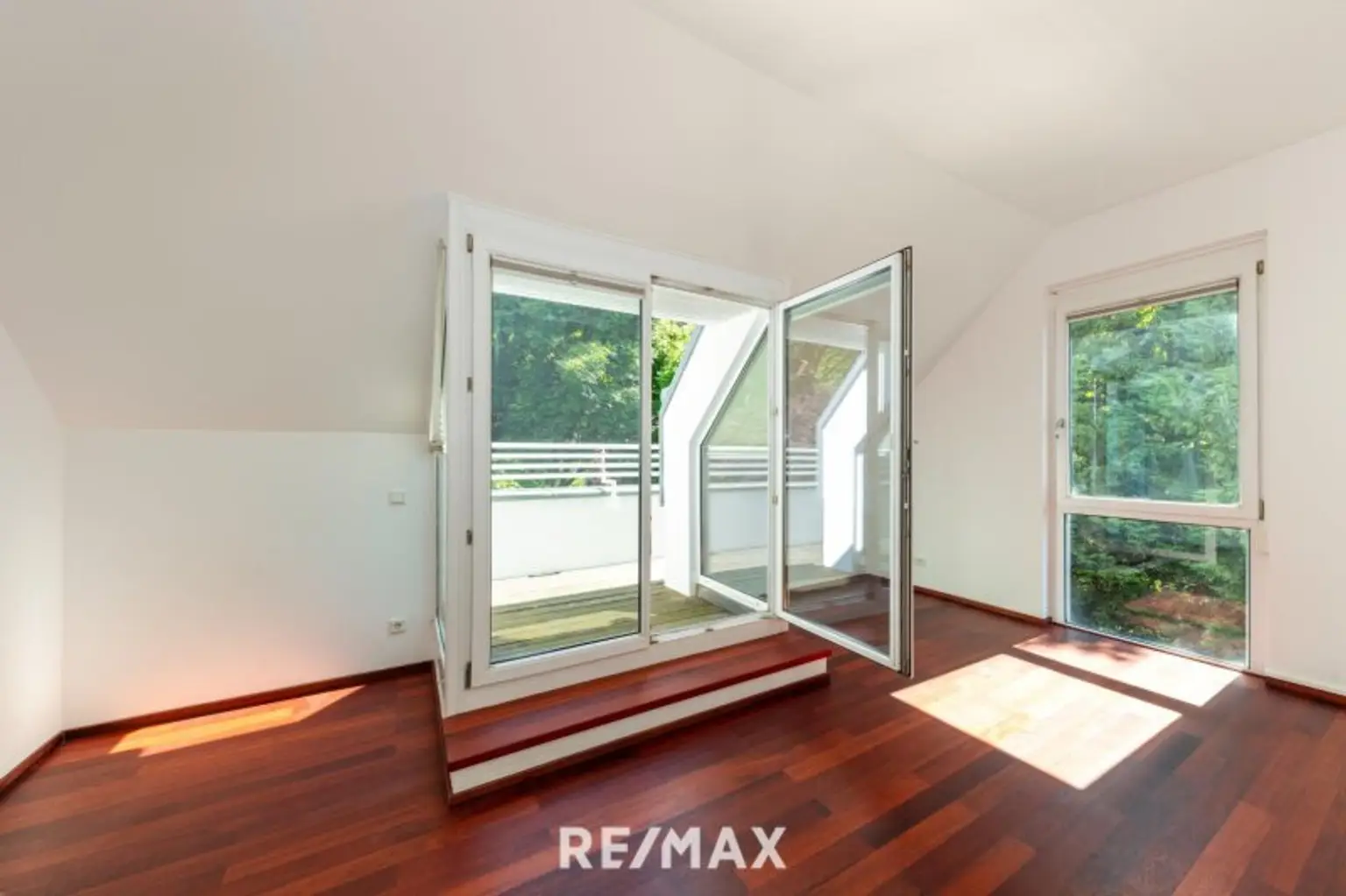 SCHAFBERG | PENTHOUSE | TERRASSEN UND DACHGARTEN | POOL | FERNBLICK