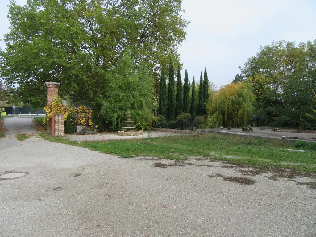 REPRÄSENTATIVE VILLA MIT BLICK IN DEN SCHLOSSPARK