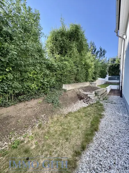 GROSSZÜGIGE DOPPELHAUSHÄLFTE IN GRÜNRUHELAGE MIT WIENBLICK IN MARIA ENZERSDORF ZU MIETEN!