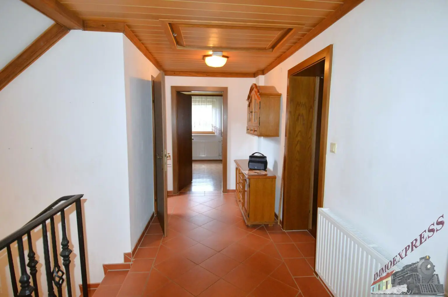 Ein-/ Zweifamilienhaus in ruhiger Aussichtslage