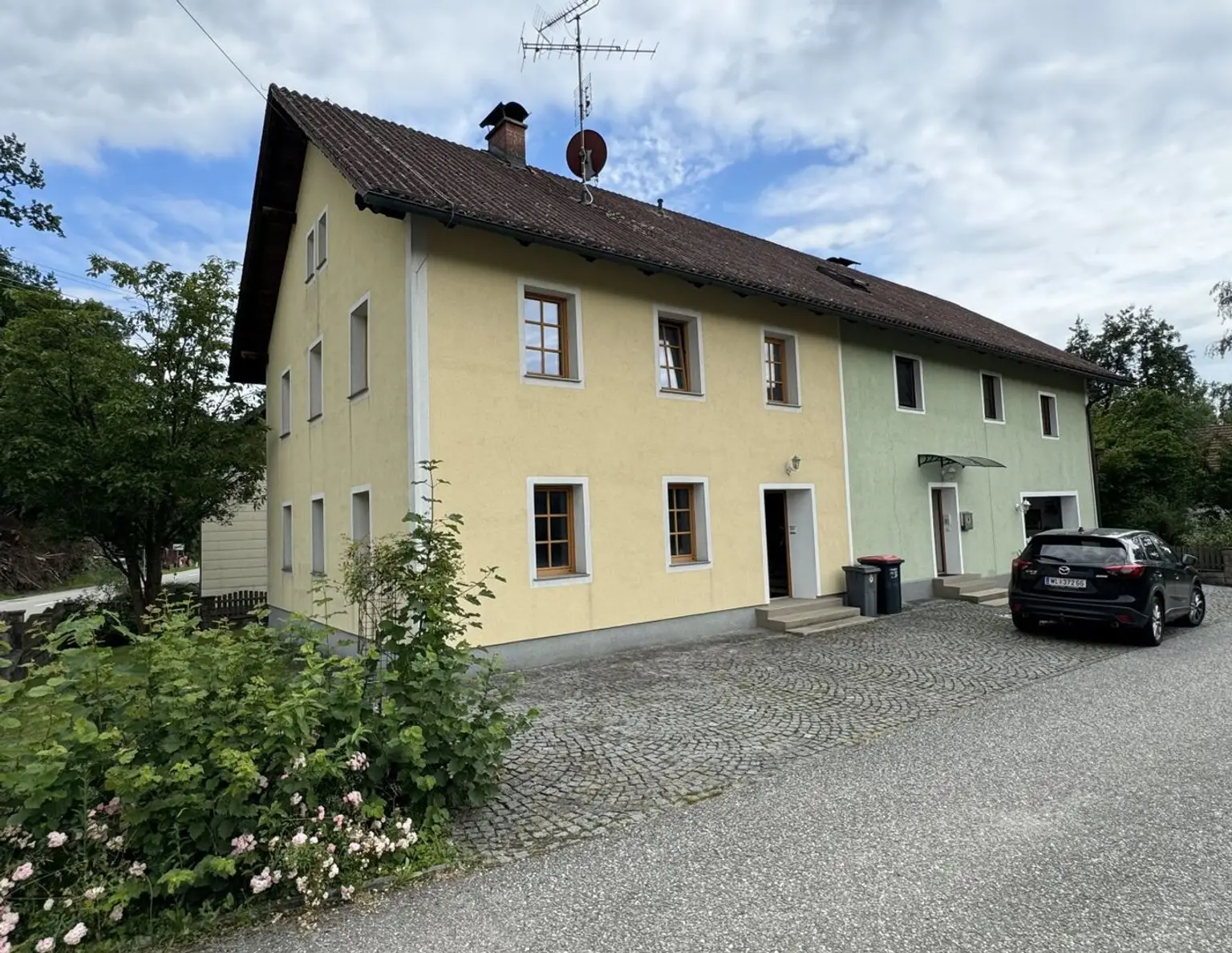 EINMALIGE GELEGENHEIT - ZWEIFAMILIENHAUS / DOPPELHAUS MIT SEHR VIEL POTENTIAL