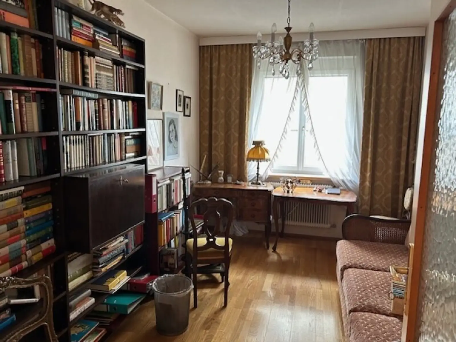 +++ TOP PREIS P.B. - KORNEUBURG, GROSSES 7 ZIMMER EIN -ZWEIFAMILIENHAUS, BENÖTIGT LIEBEVOLLE MODERNISIERUNG, toller Wintergarten und Terrasse Altbaumbestand GARTEN +++