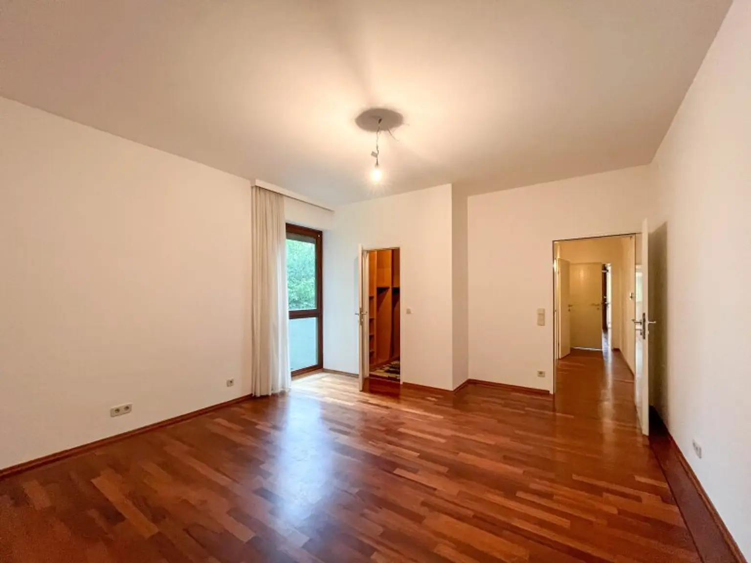 3-Zimmer mit großer Loggia und Garten beim Schloss Laudon Nähe Auhof-Center