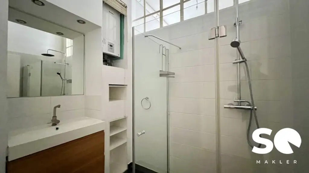 # SQ - CHARMANTE ALTBAUWOHNUNG IN EINEM GEPFLEGTEN ALTBAU -1080 WIEN