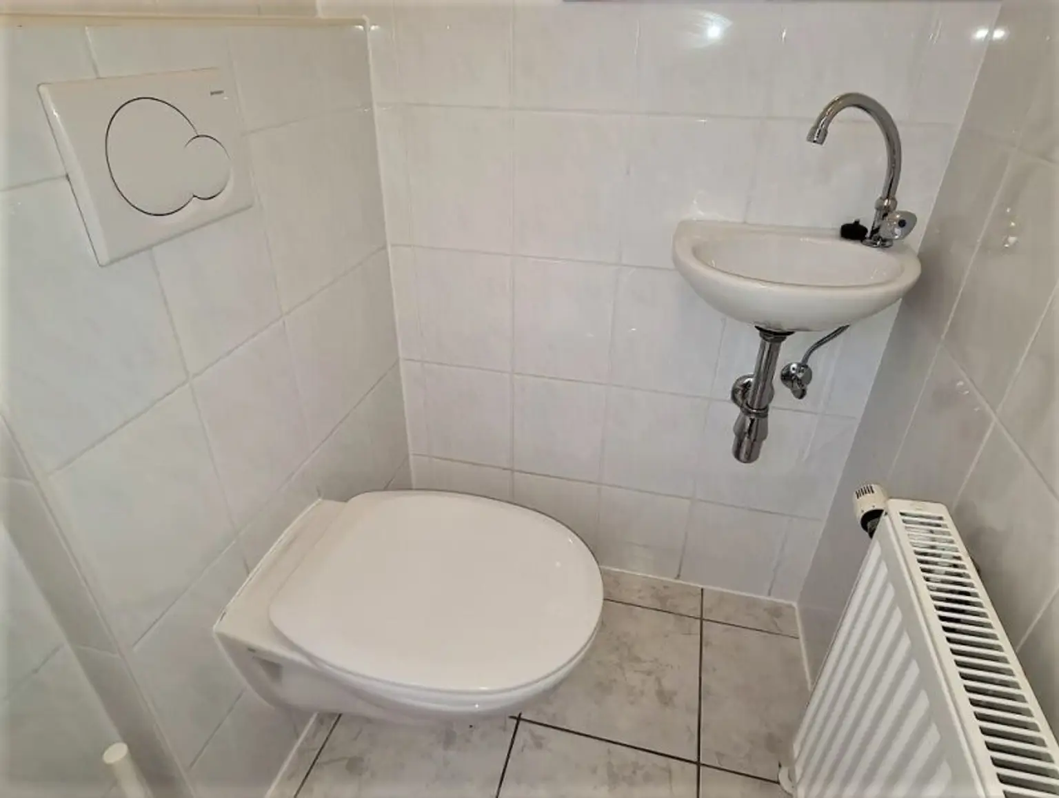 TERRASSENHIT, DACHGESCHOSS, 81 m2 Maisonette mit 12 m2 Terrasse, 3 Zimmer, Küche, Galerie, Wannenbad, Augarten-Nähe
