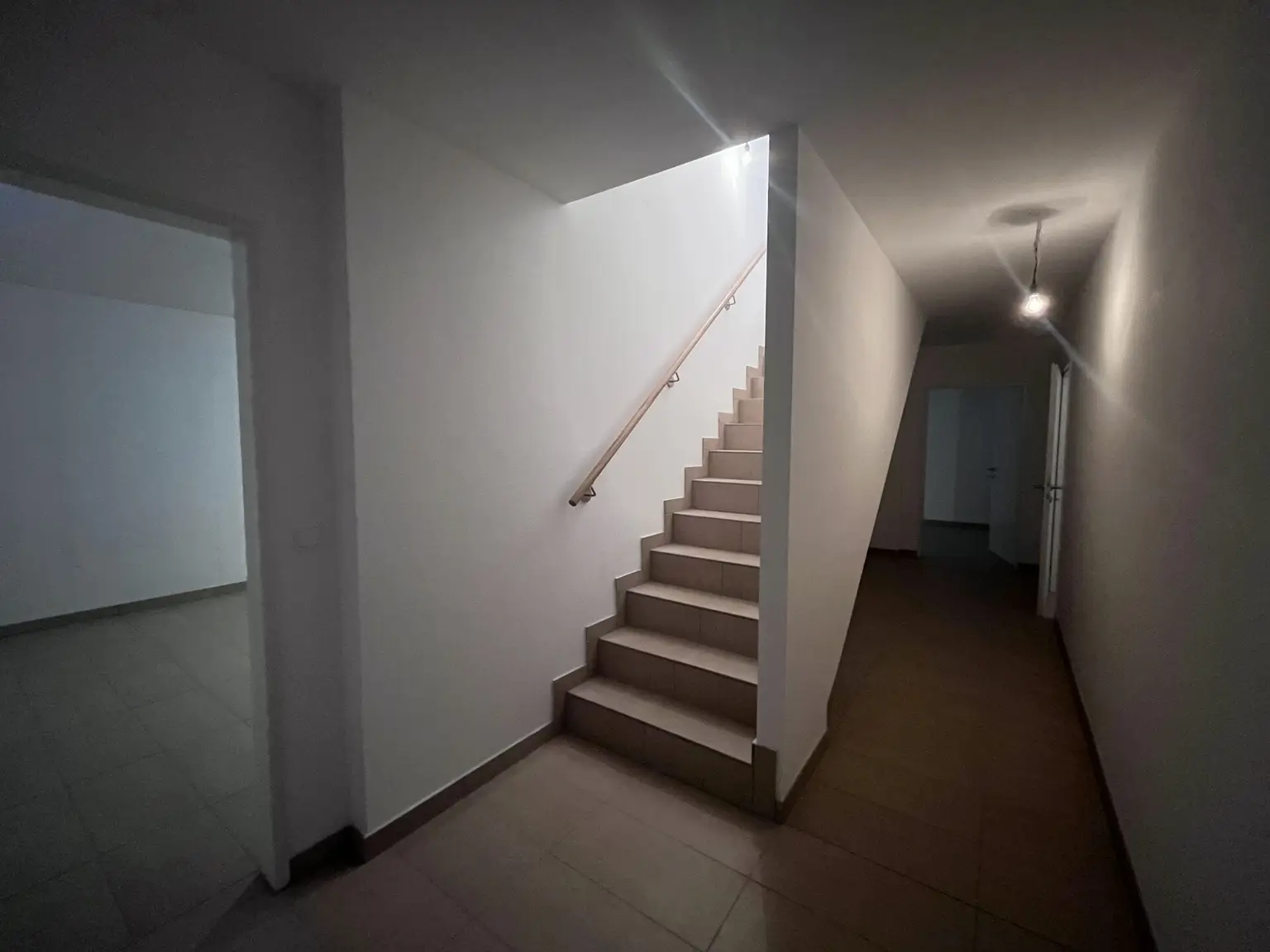 Erstbezug !!! Traumhafte Doppelhaushälfte -  mit 5 Zimmern, Garten, Wohnkeller und Stellplätzen!