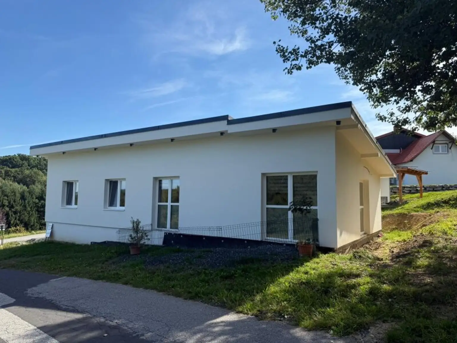 Sehr netter Bungalow, neuwertig