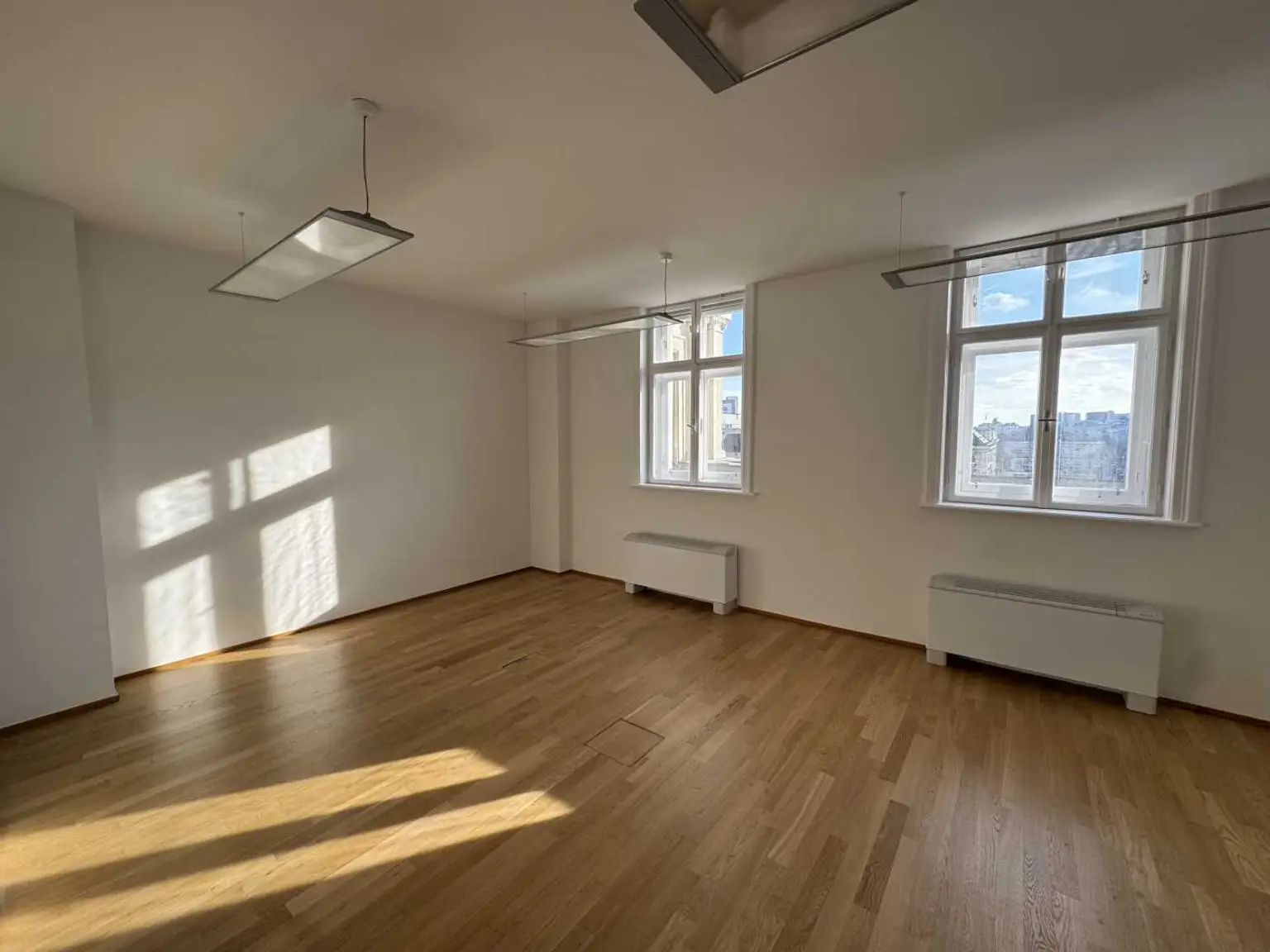 Ganzes Geschoss am Schubertring zu mieten!