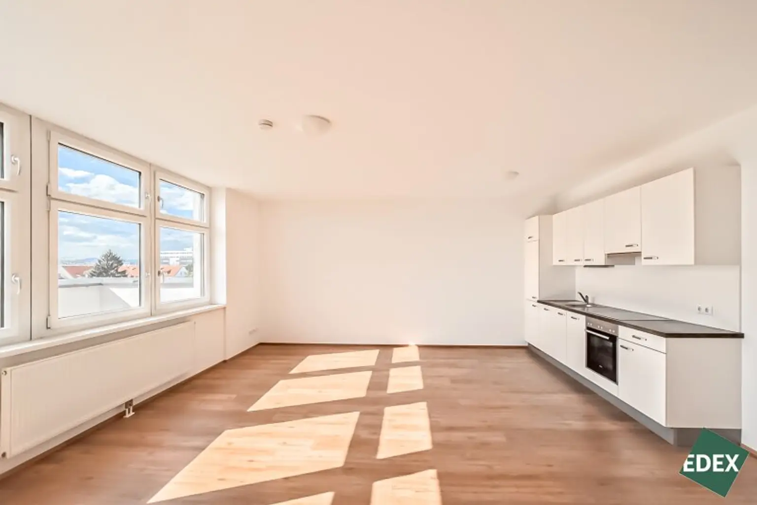 ÄRZTEZENTRUM SIEBENHIRTEN - Große Arztpraxis Nähe U6