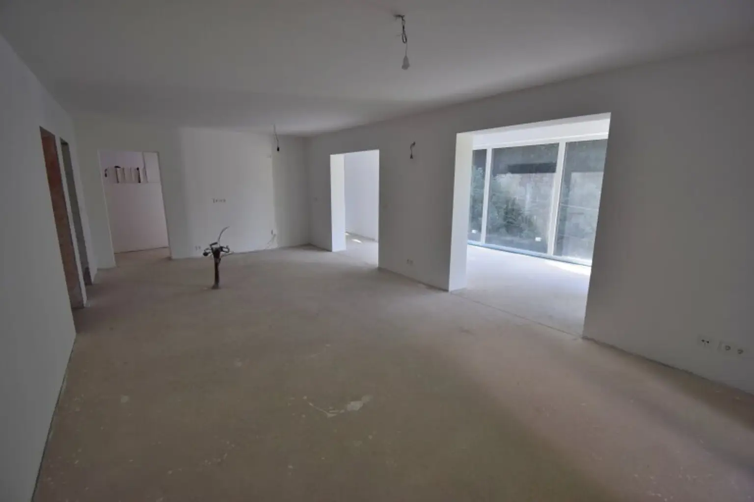 Einfamilienhaus in Waldrandlage, Erstbezug, belagsfertig