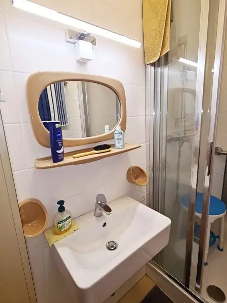 FAMILIENHIT, ENKPLATZ, gepflegte 113 m2 Neubau mit Loggia, 4 Zimmer, Küche, 2 Bäder, teilmöbliert, 3. Liftstock, U3-Nähe